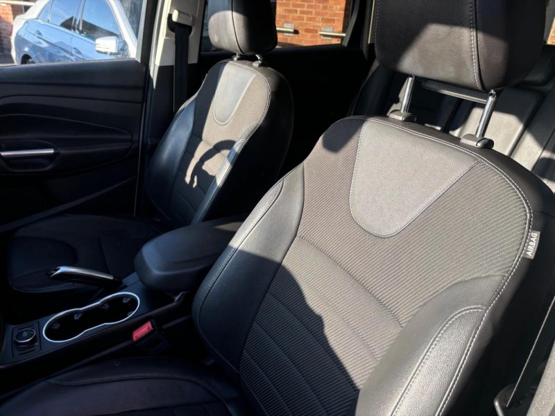 FORD KUGA