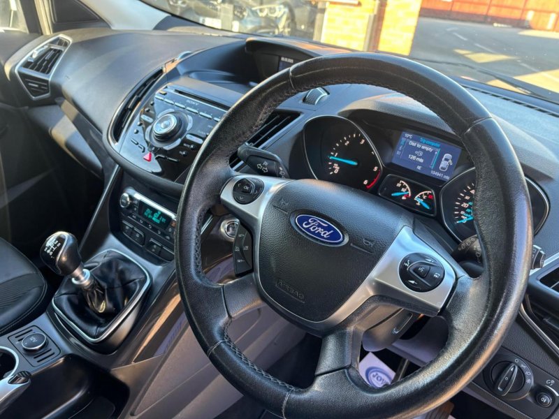 FORD KUGA