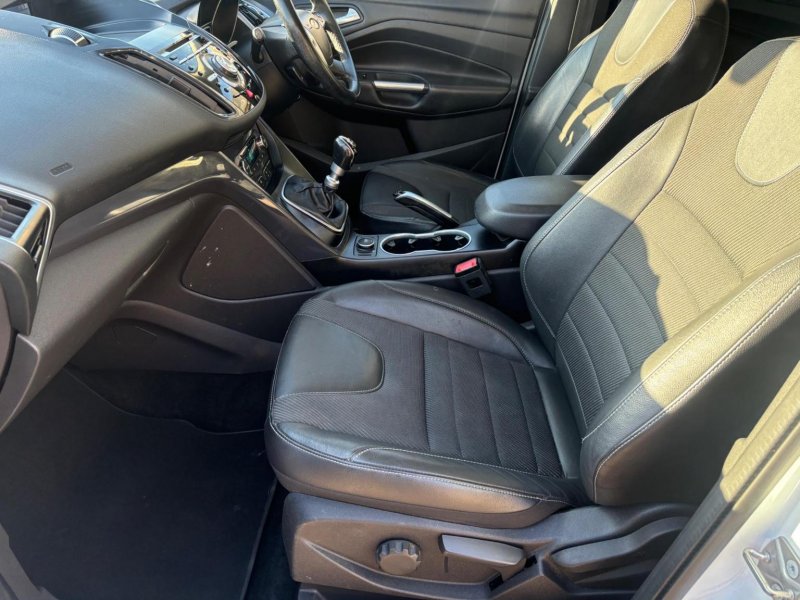 FORD KUGA