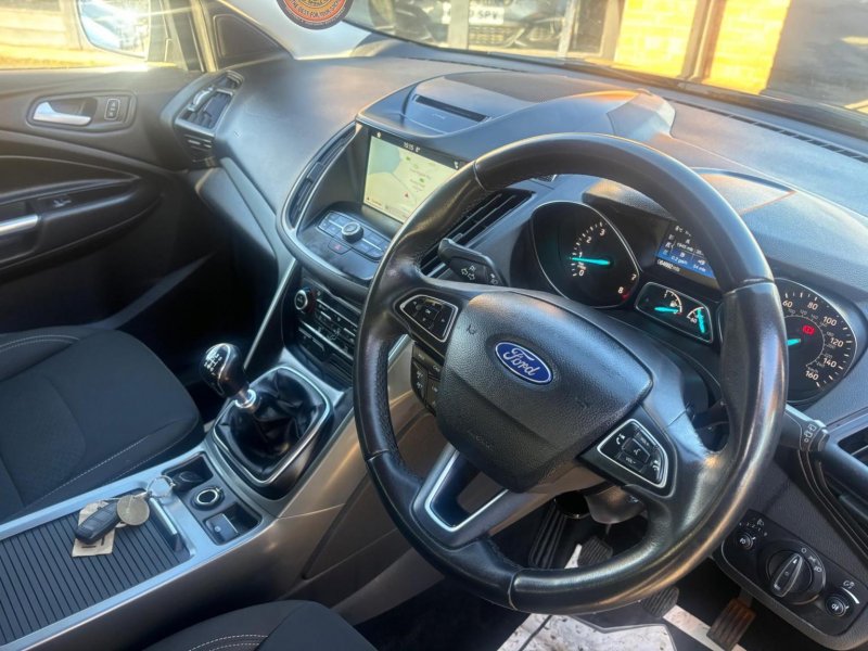 FORD KUGA