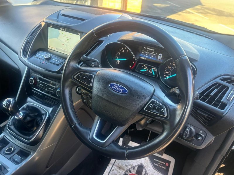 FORD KUGA