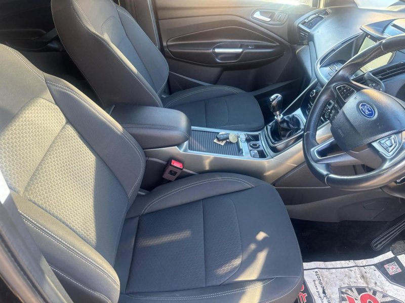 FORD KUGA
