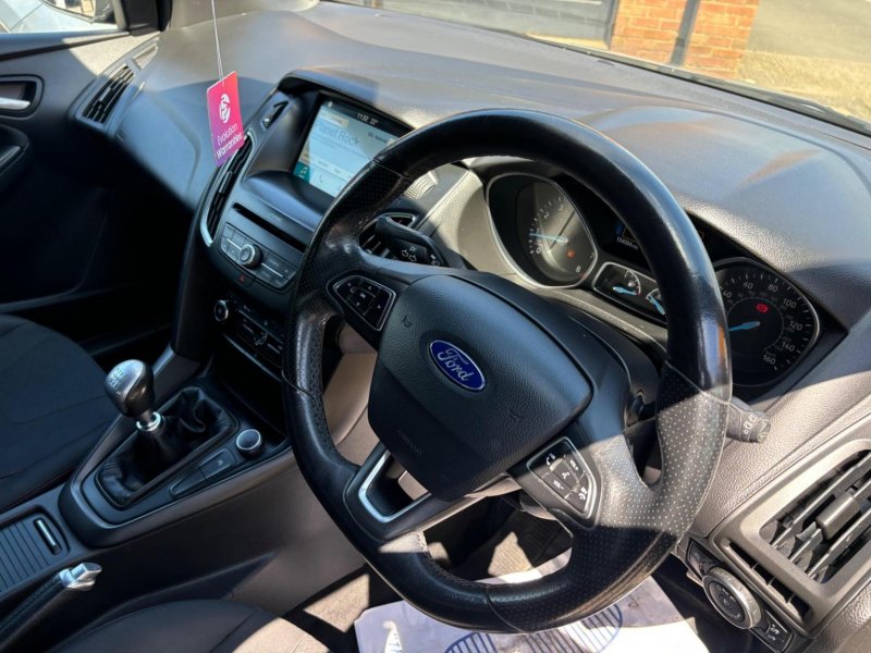 FORD FOCUS