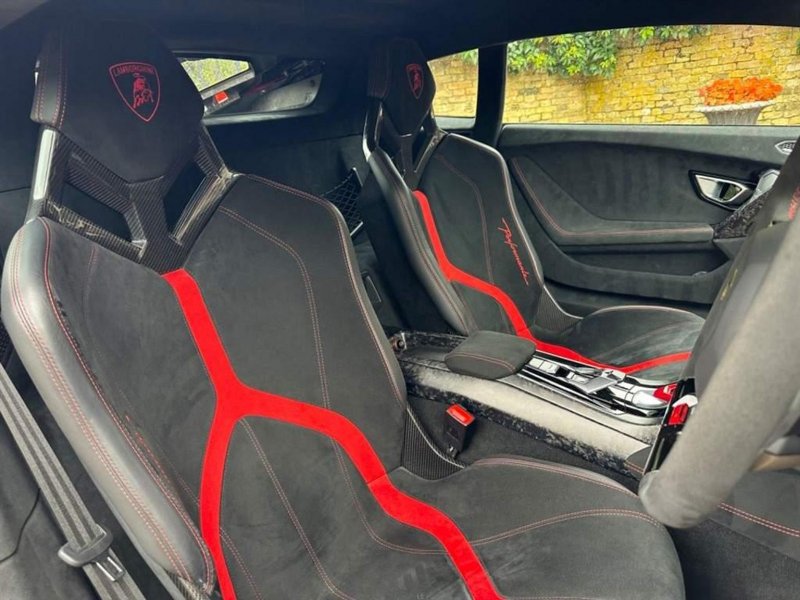 LAMBORGHINI HURACAN