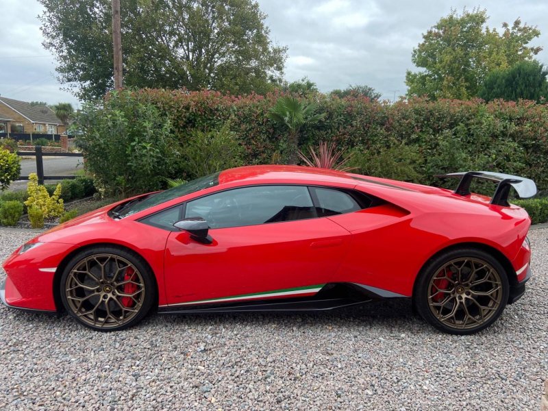 LAMBORGHINI HURACAN