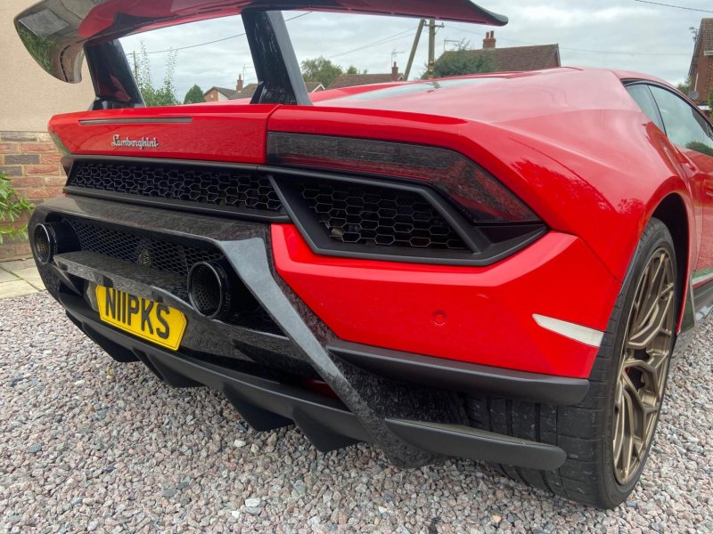 LAMBORGHINI HURACAN