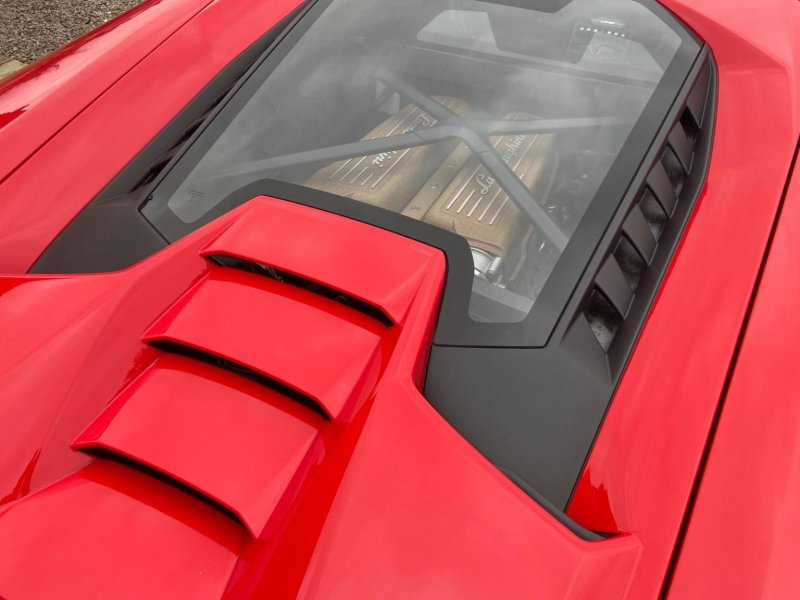 LAMBORGHINI HURACAN