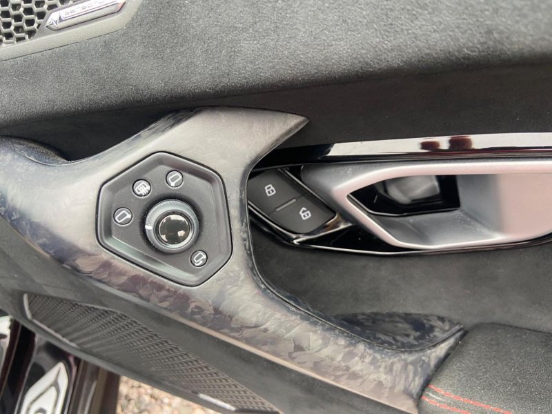 LAMBORGHINI HURACAN