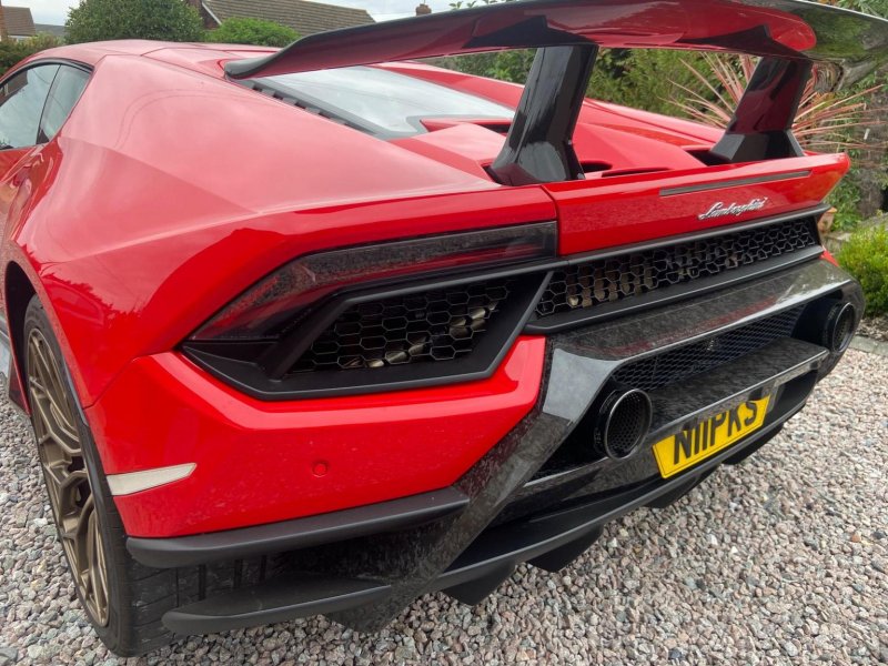 LAMBORGHINI HURACAN