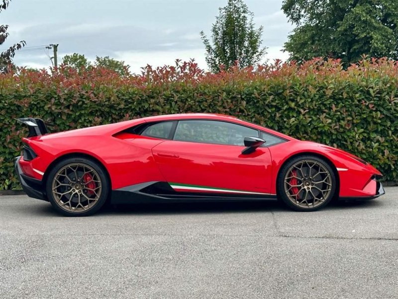 LAMBORGHINI HURACAN
